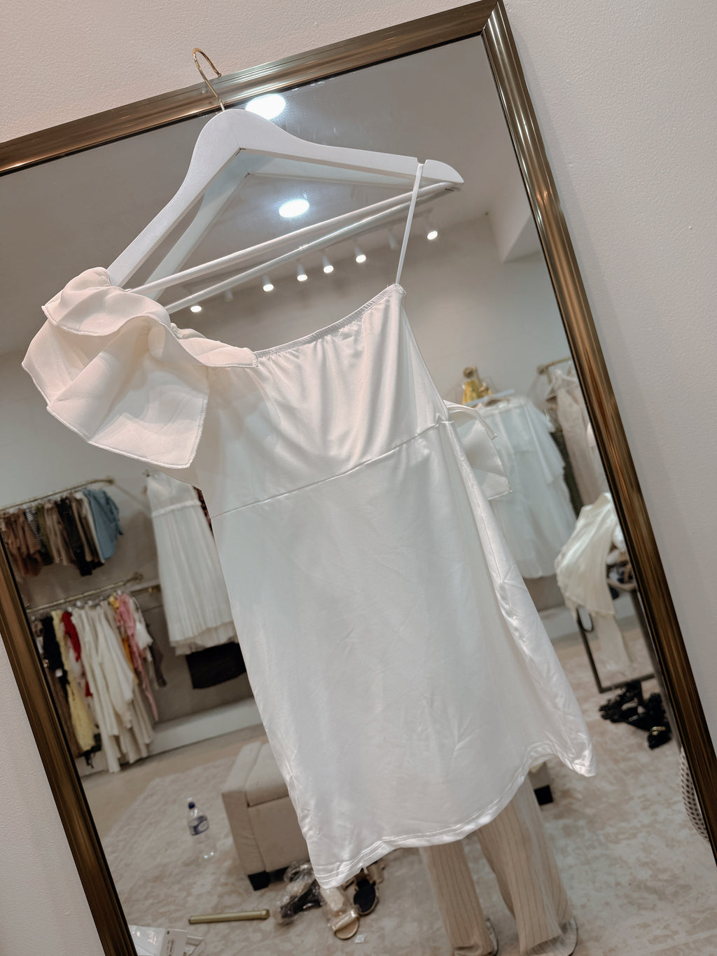 White Ruffle Arm Mini Drss