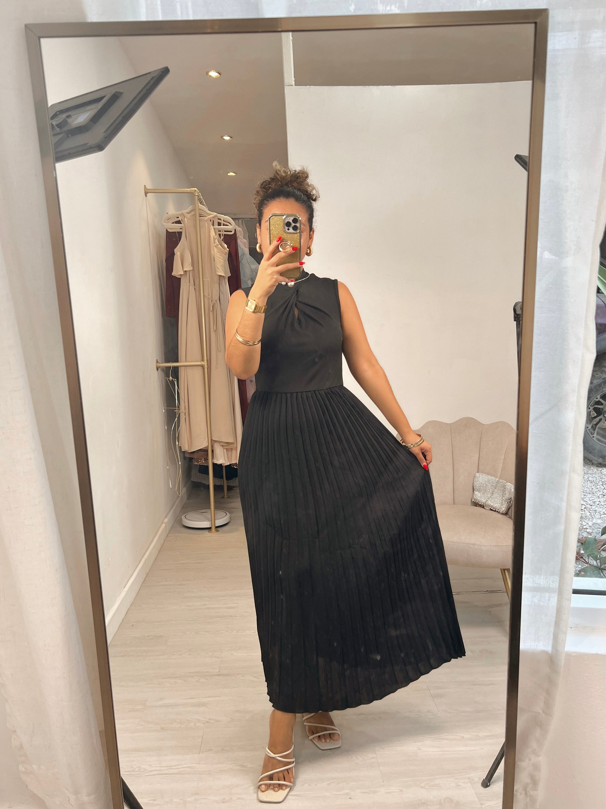 Black Pleated A-Line Maxi Dress STYLE US Black Pleated A-Line Maxi Dress STYLE US
