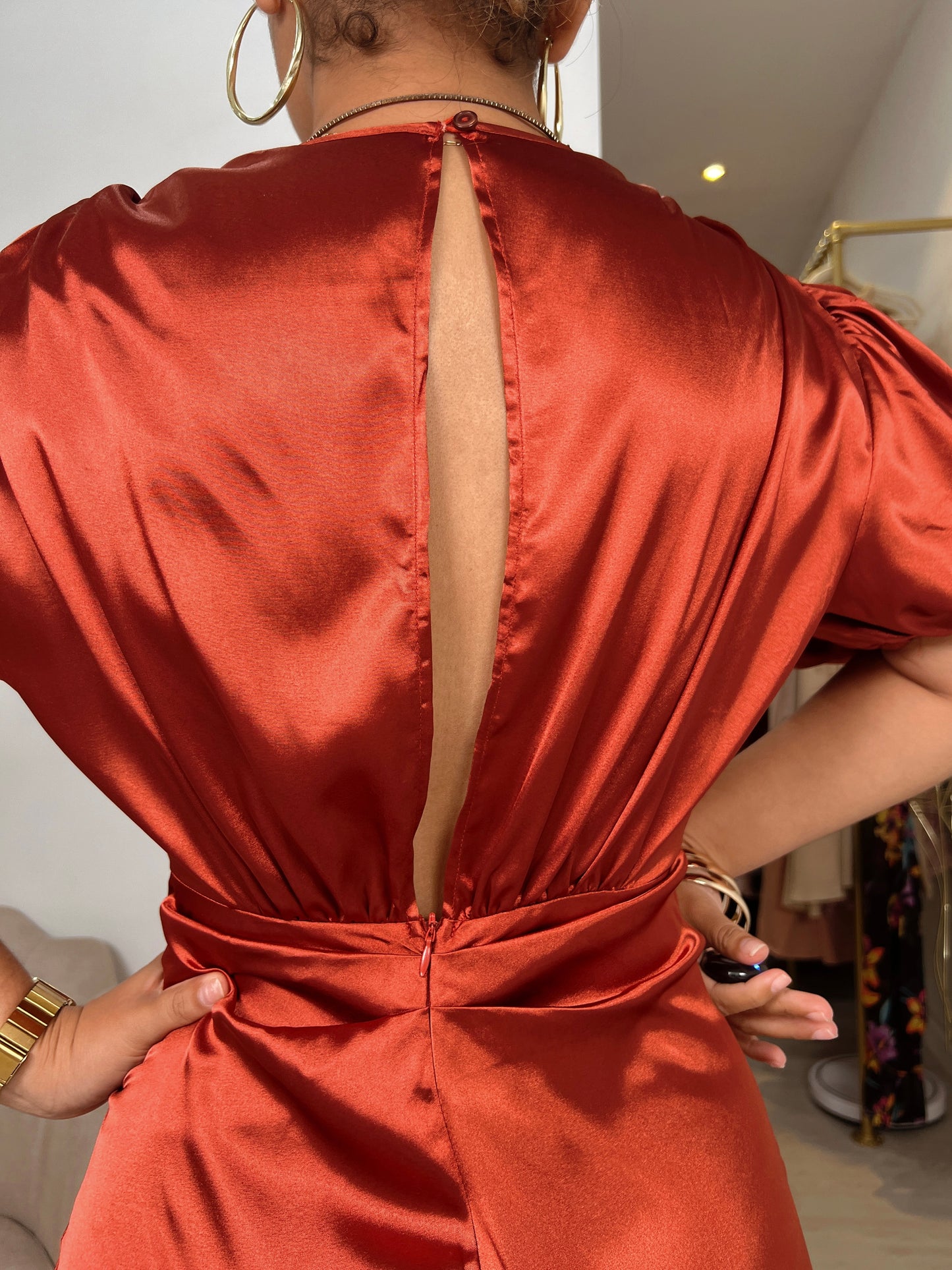 rust satin one shoulder ruched skirt midi dress Prettylittlething Rust Satin One Shoulder Ruched Skirt Midi Dress-Size 6